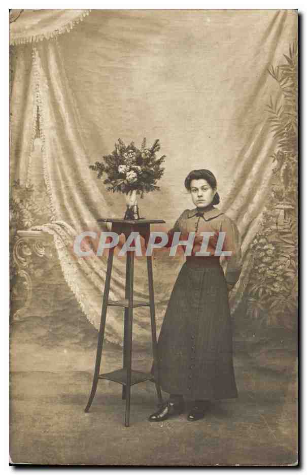 CARTE PHOTO Femme Folklore costume
