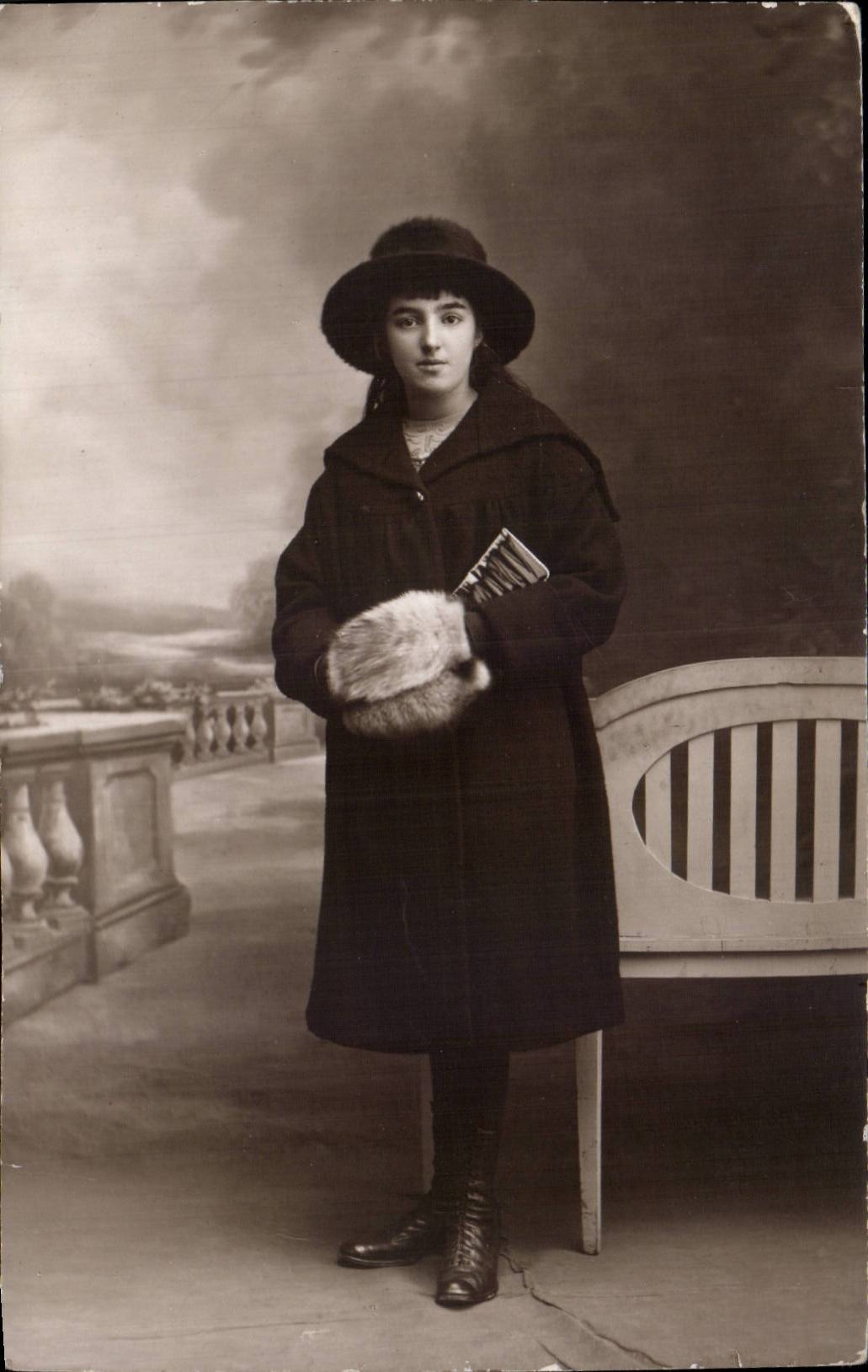 CARTE PHOTO Femmes Folklore costume