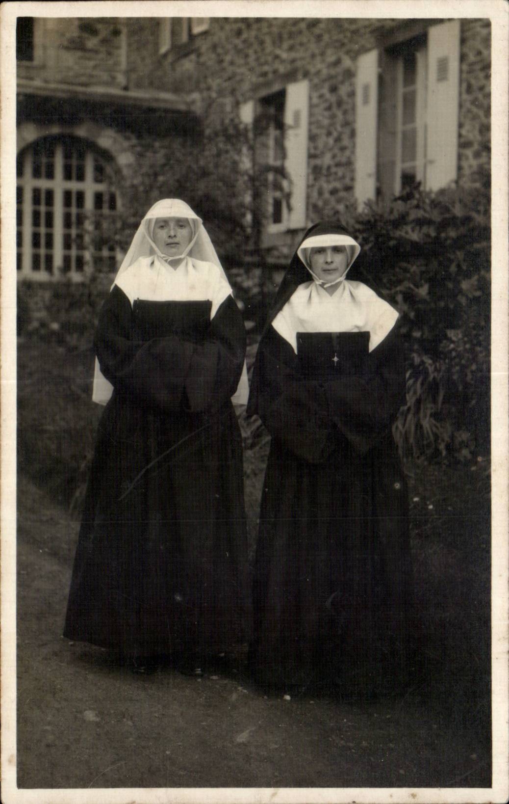 CARTE PHOTO Femmes Religieuses Folklore costume 