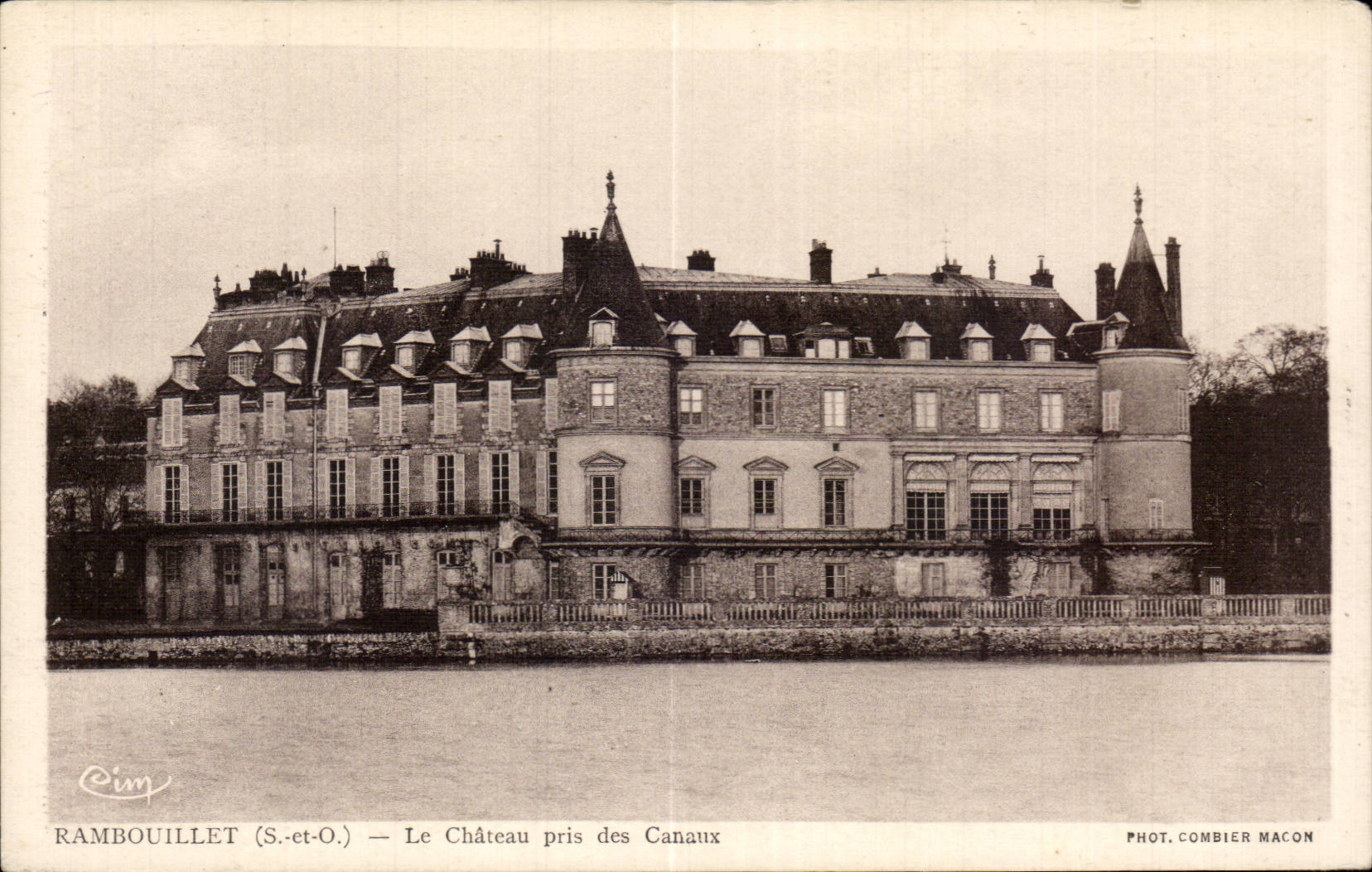 CPA Rambouillet Le chateau pris des canaux 