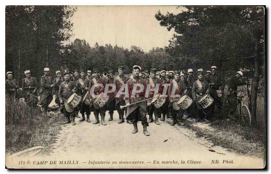 CPA Camp de Mailly Infanterie de manoeuvre En marche la clique Militaria 