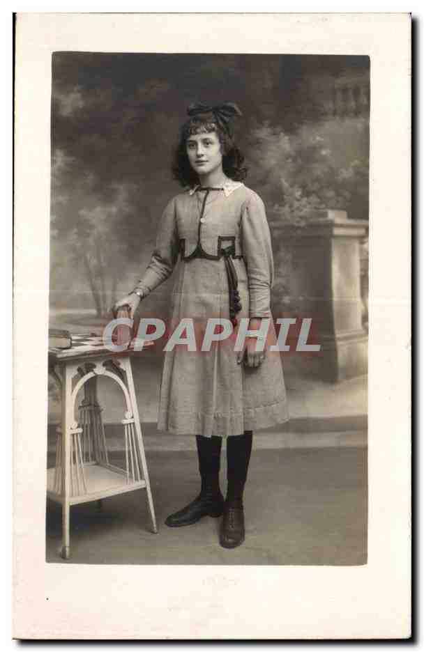 CARTE PHOTO Jeune femme Costume