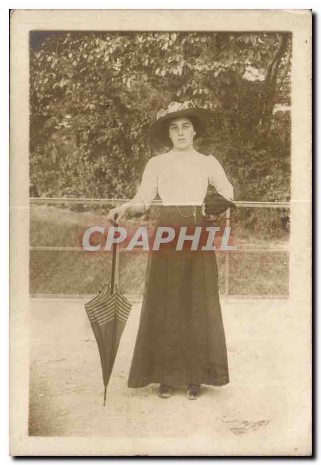 CARTE PHOTO Jeune femme Costume