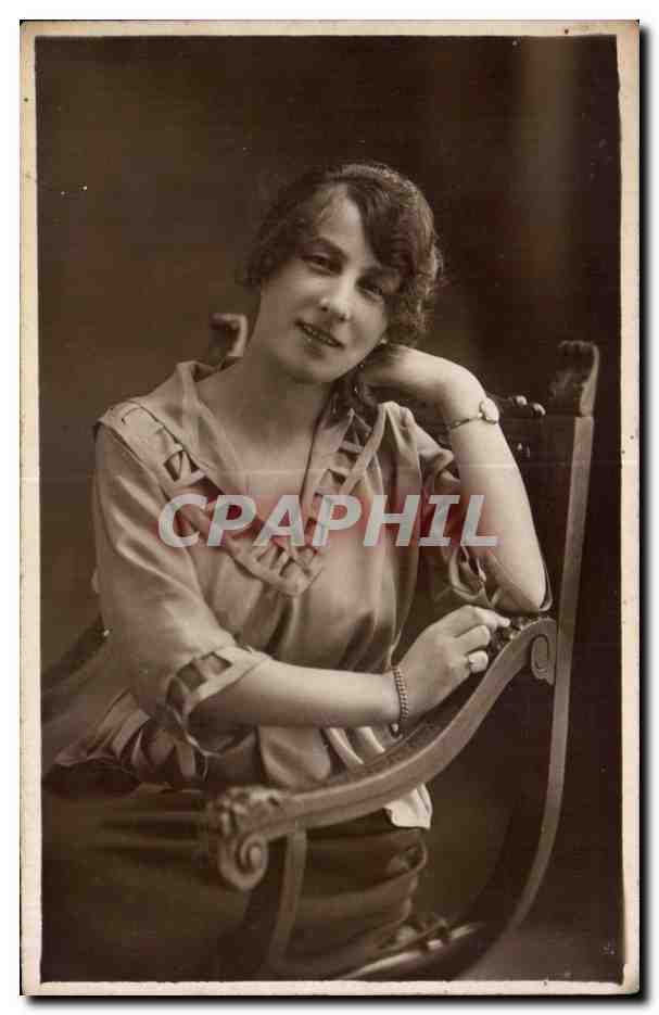 CARTE PHOTO Jeune femme Costume