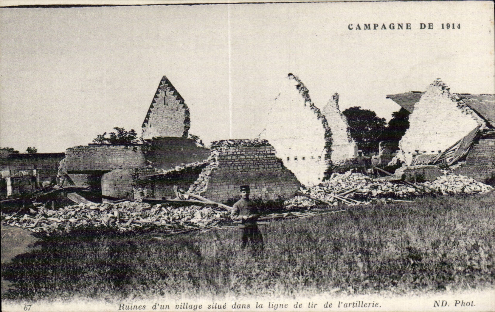 CPA Militaria Campagne de 1914 Ruines d un village situe dans la ligne de tir de l artillerie 