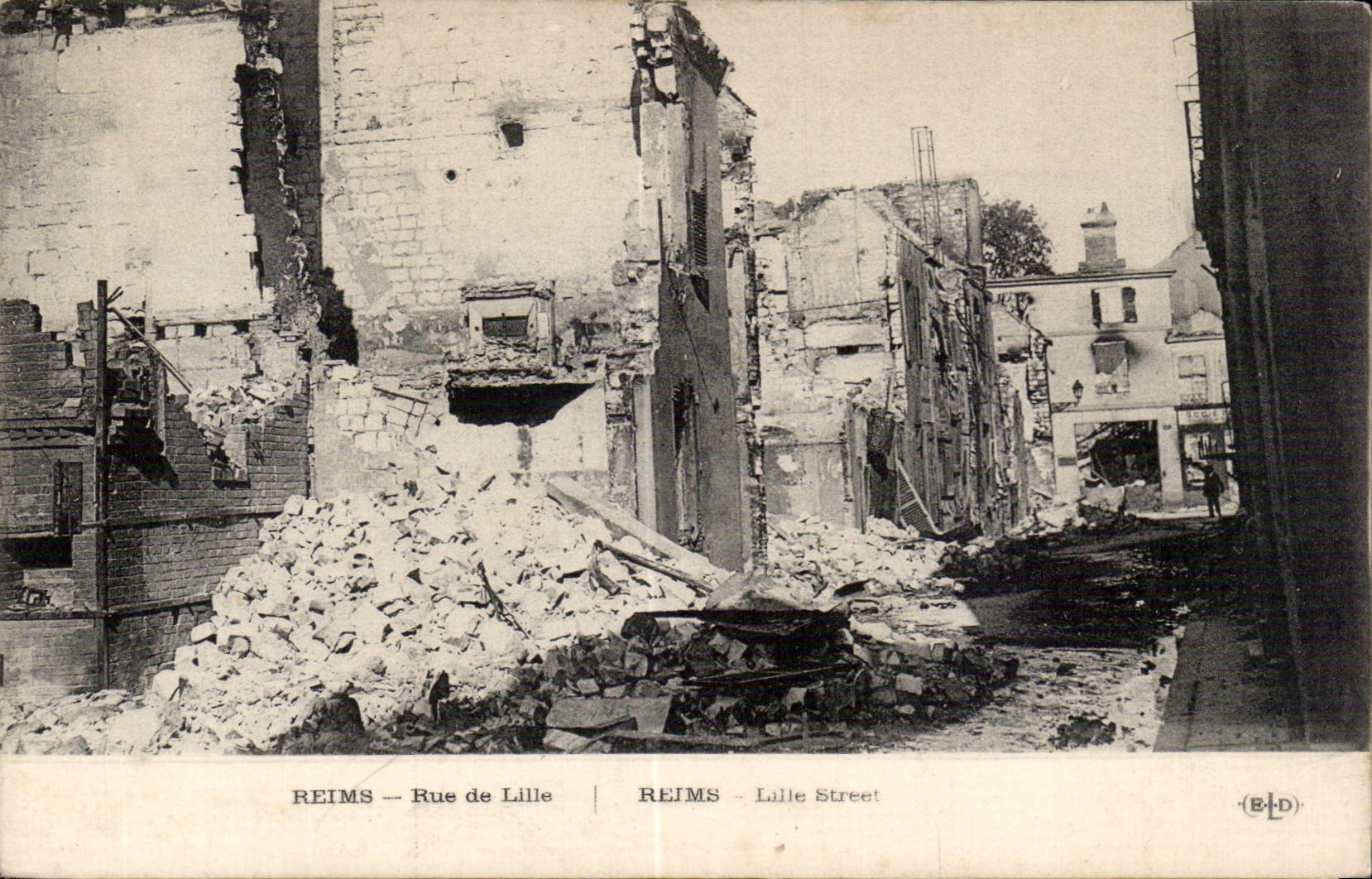 CPA Militaria Reims Rue de Lille