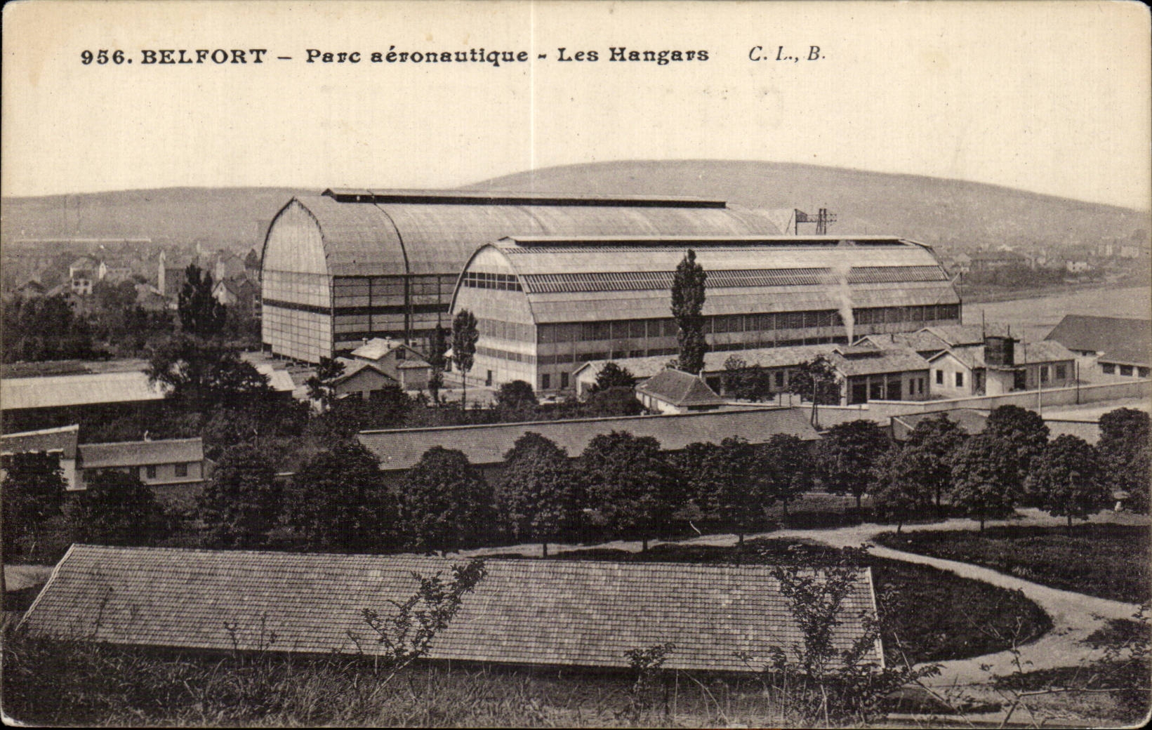 CPA Belfort Parc aeronautique Les hangars