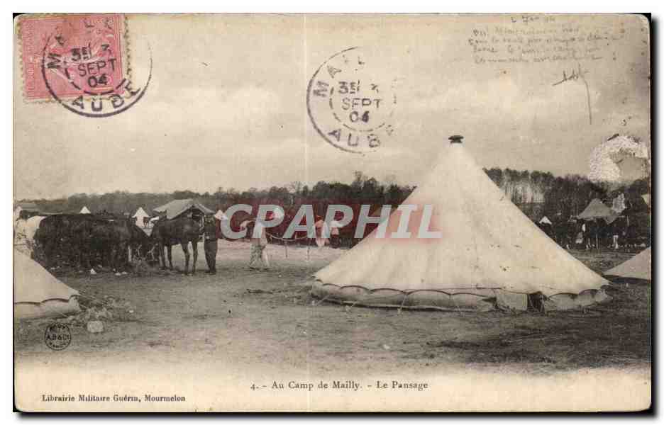 CPA Militaria Au camp de Mailly Le passage Chevaux Horse