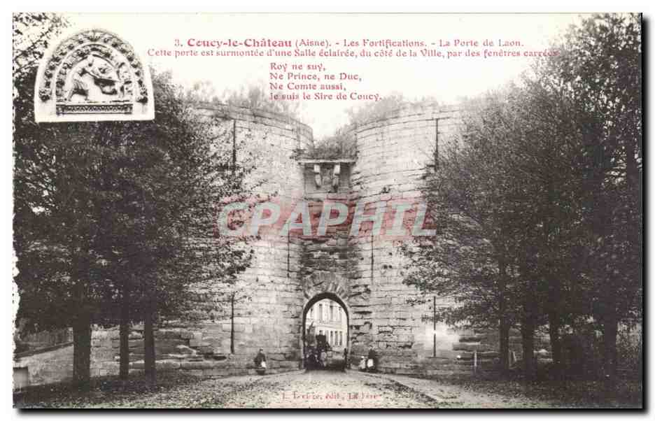 CPA Coucy le Chateau Les fortifications La porte de Laon 