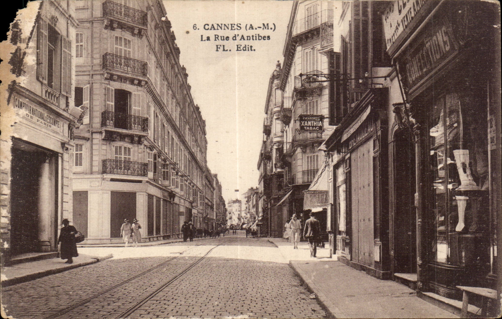 CPA Cannes La rue d Antibes