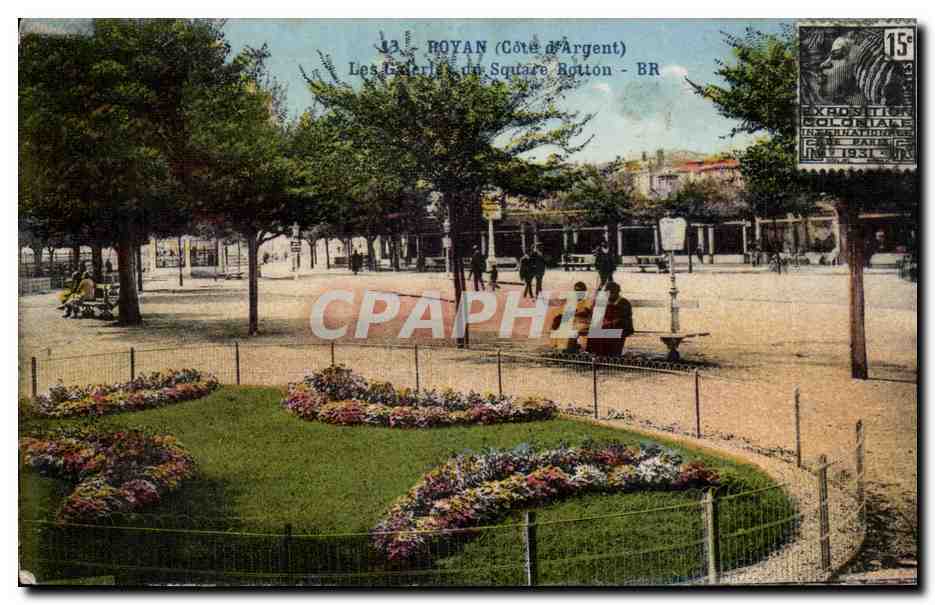CPA Royan Les galeries du square Botton 