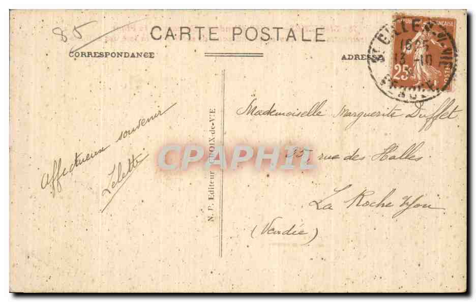 CPA St Gilles sur Vie Un coin de la plage La trempette dans l eau et les chateaux de sable font la joie des enfants — Verso