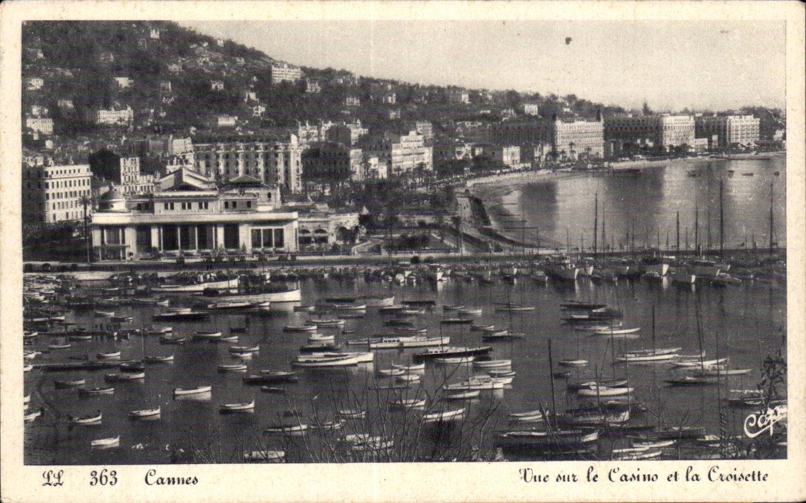 Cannes - Vue sur le Casino et la Croisette - CPA