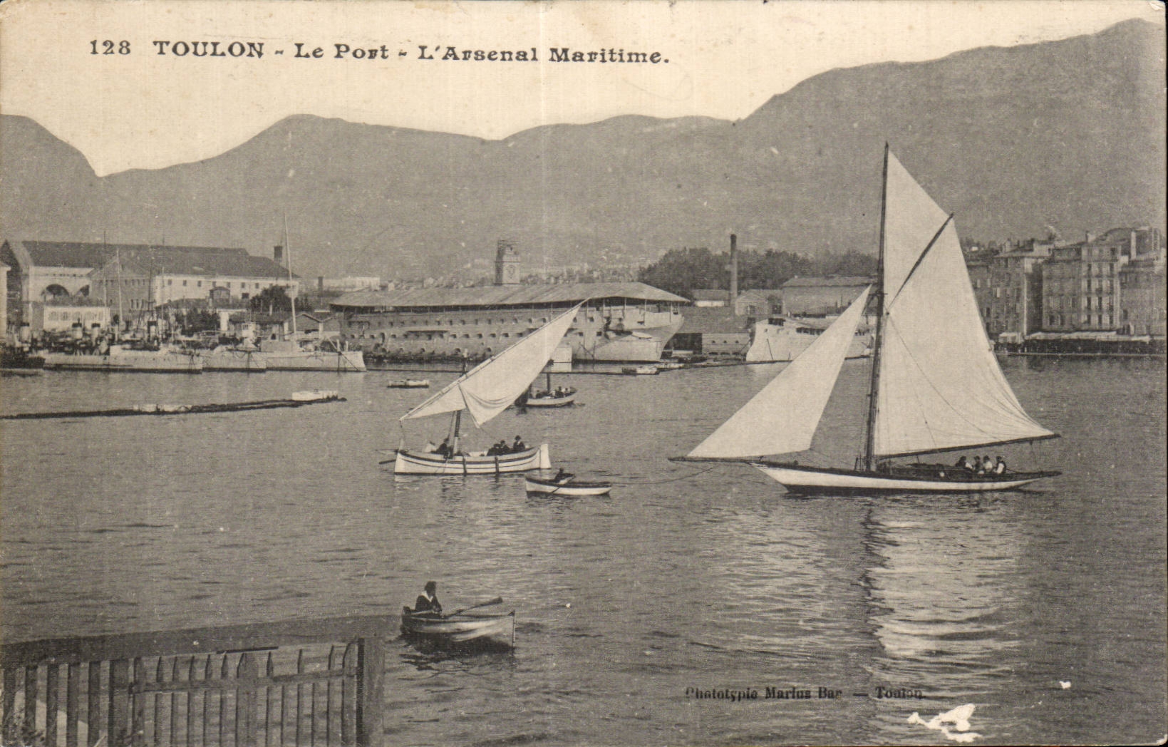 Toulon - Le Port - L Arsenal Maritime - CPA