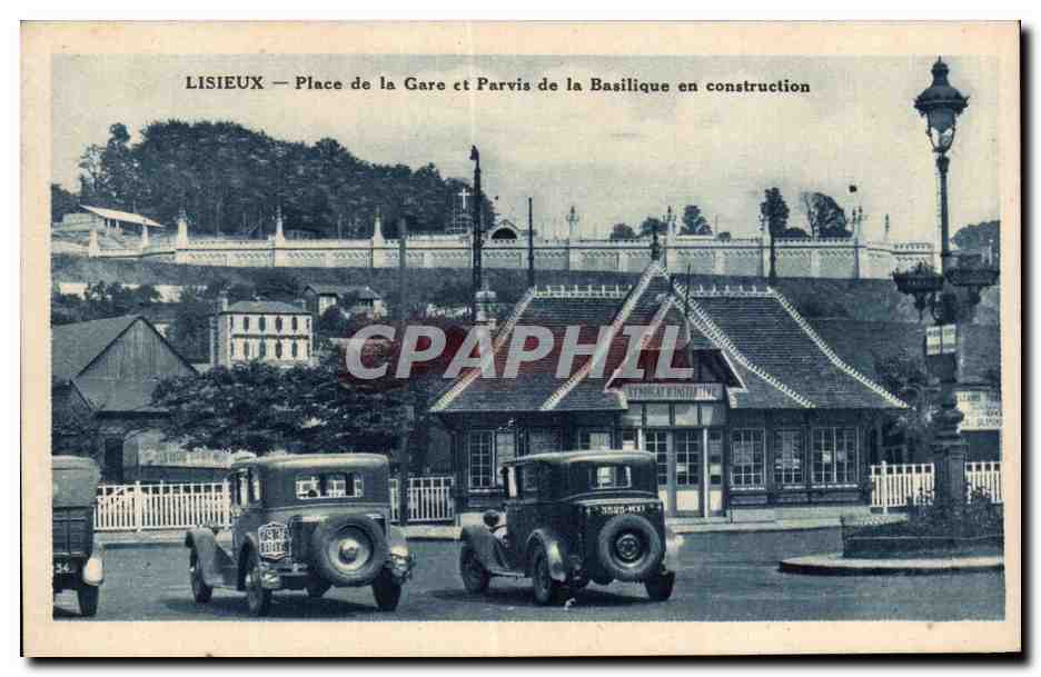 Lisieux — Place de la Gare et Parvis de la Basilique en construction