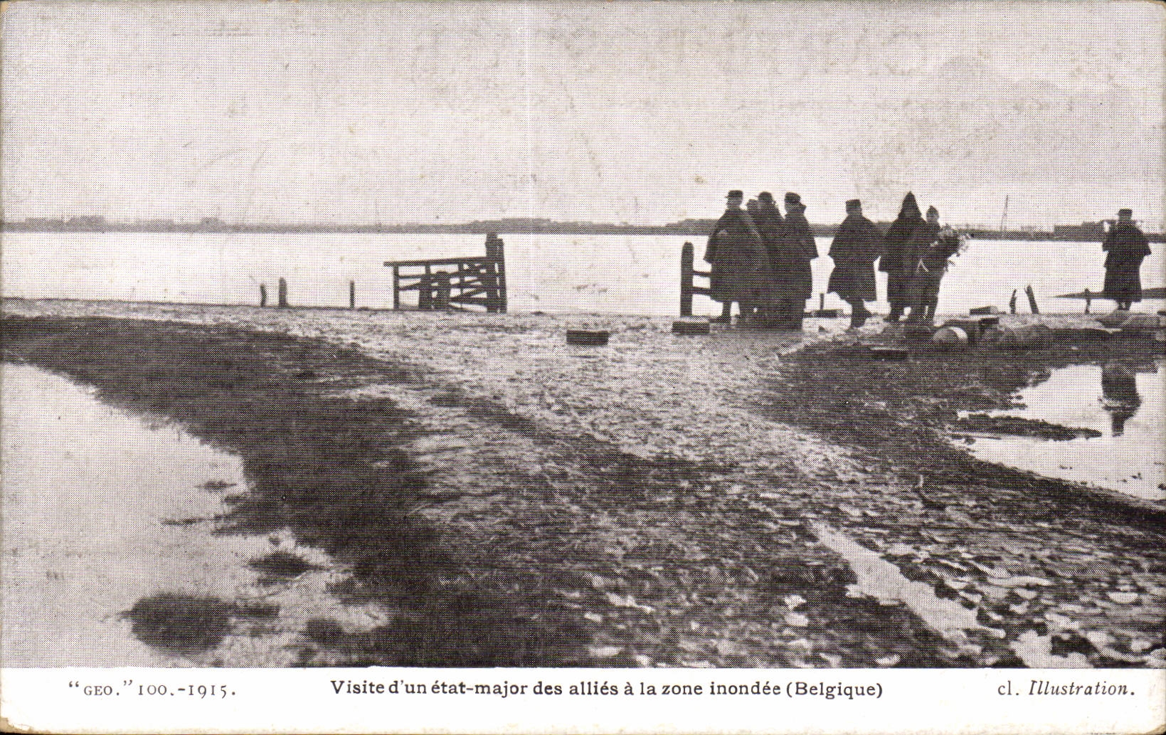 Visite d'un état-major des alliés à la zone inondée (Belgique) — 1915 — cl. Illustration