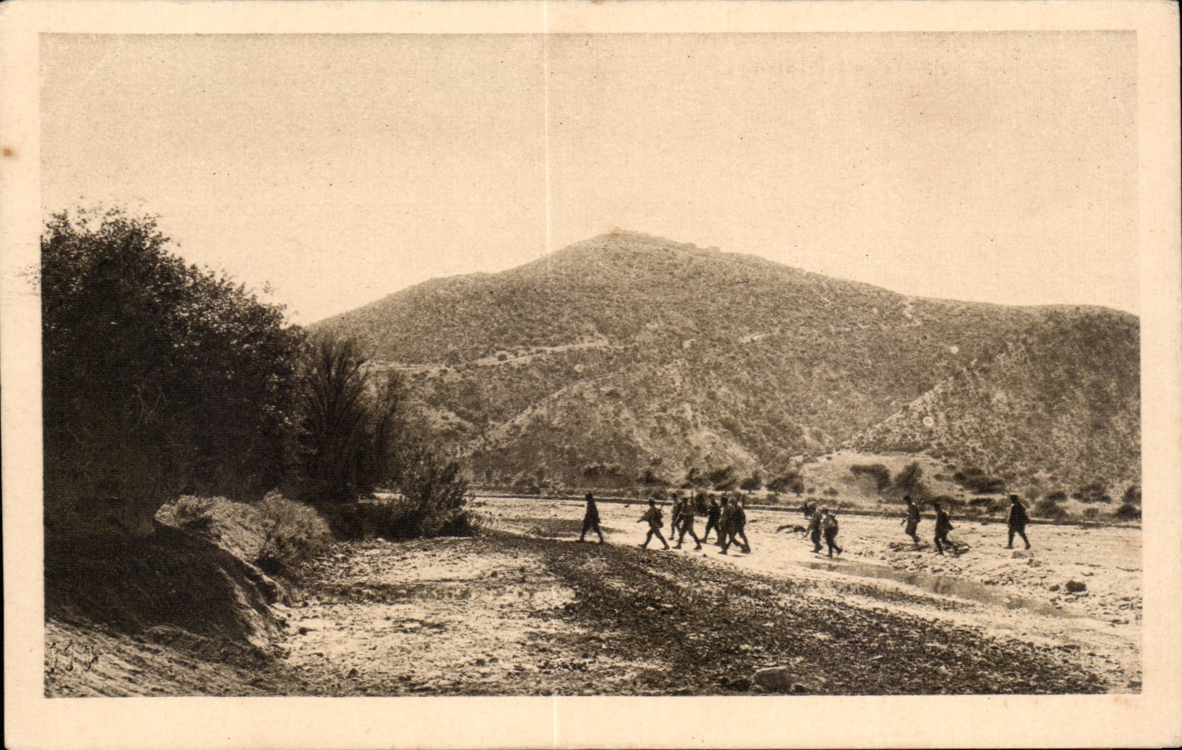 Soldaten auf dem Marsch — bergiges Landschaft — Der Krieg im Marokko, n°16