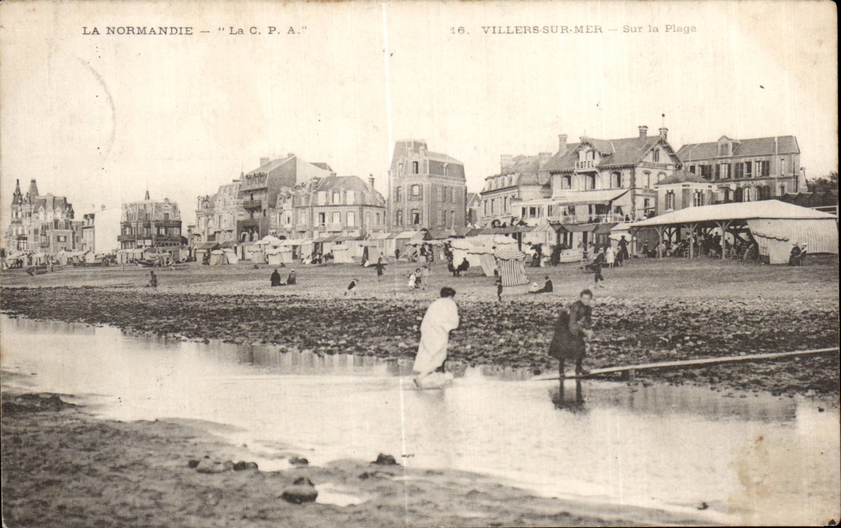 Villers-sur-Mer — Sur la Plage — La C.P.A. n°16