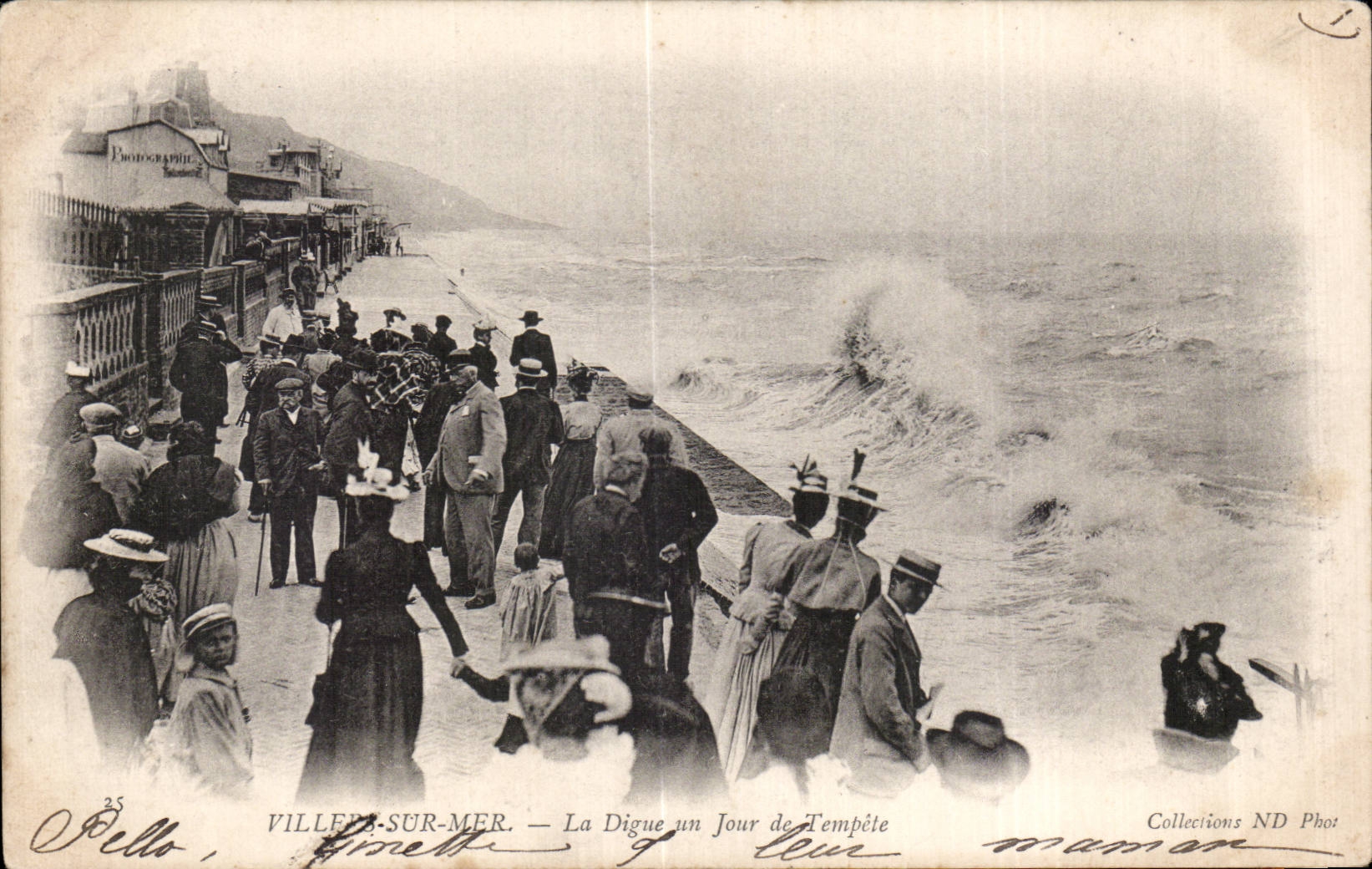 Ville-sur-Mer — La Digue an einem Sturmtag — Collections ND Phot