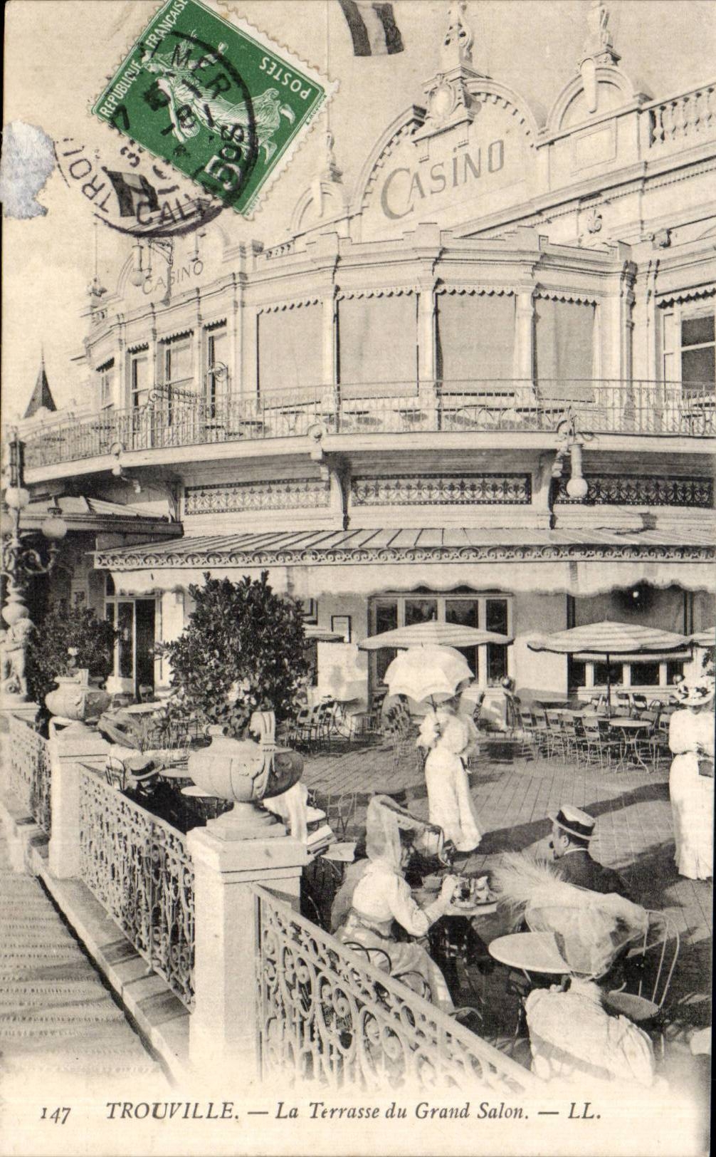 Trouville - La Terrasse du Grand Salon - CPA 