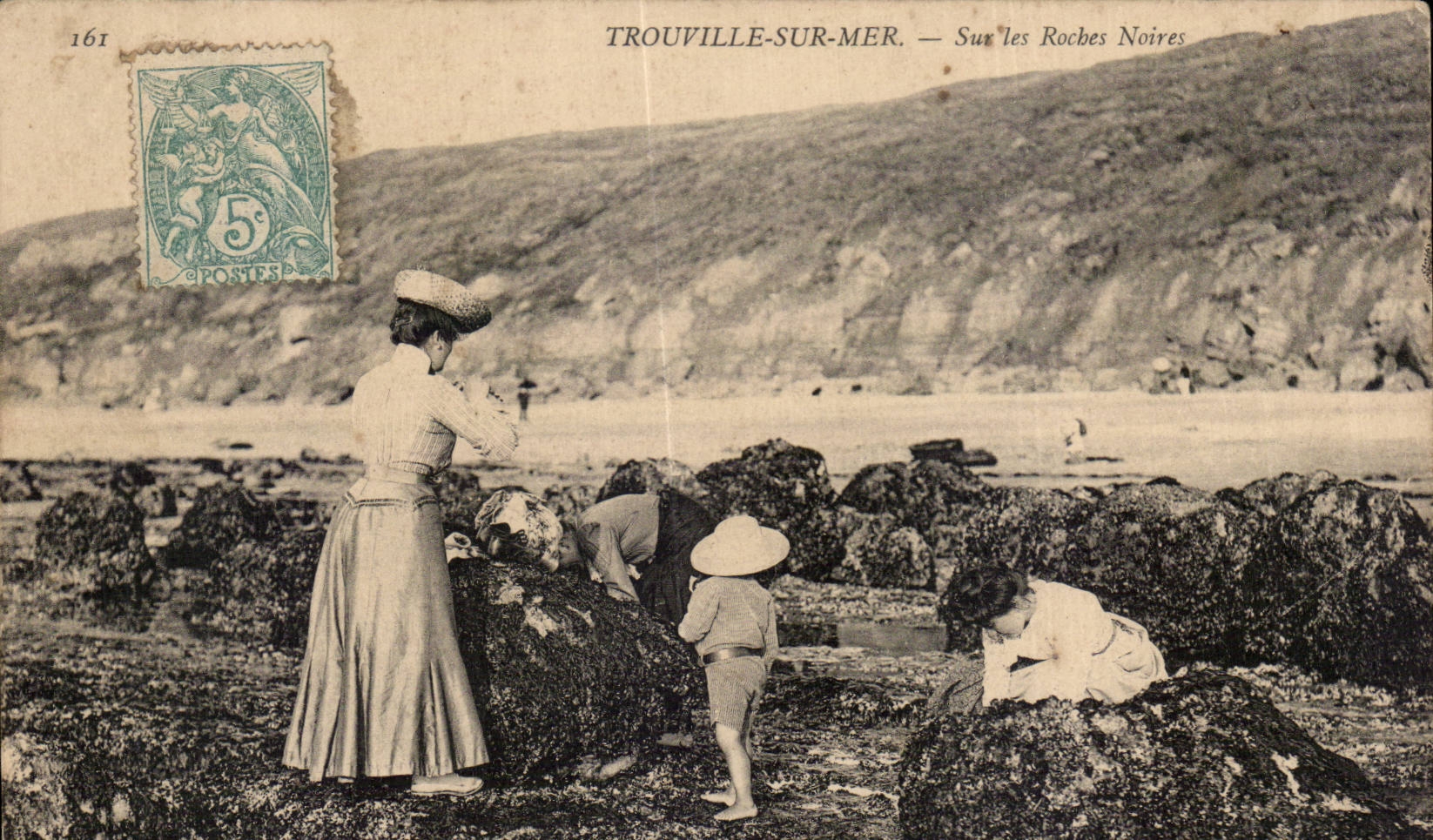 Trouville-sur-Mer — Sur les Roches Noires — Éditeur : Postes