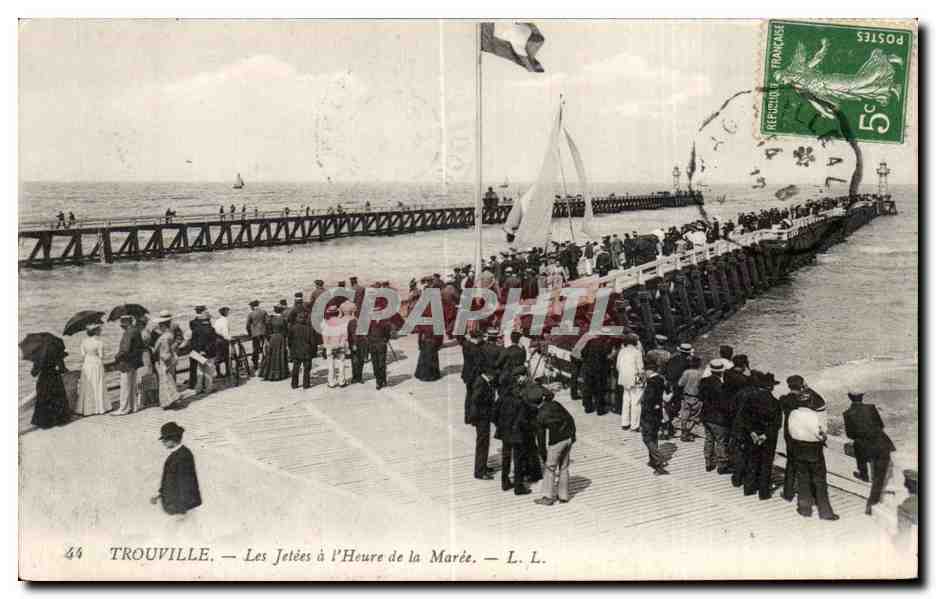 Trouville - Les Jetees a l heure de la Maree - CPA 