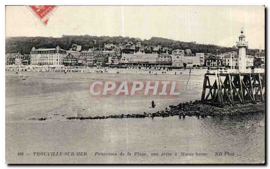Trouville-sur-Mer — Panorama de la Plage, vue prise à Marée basse — ND Phot