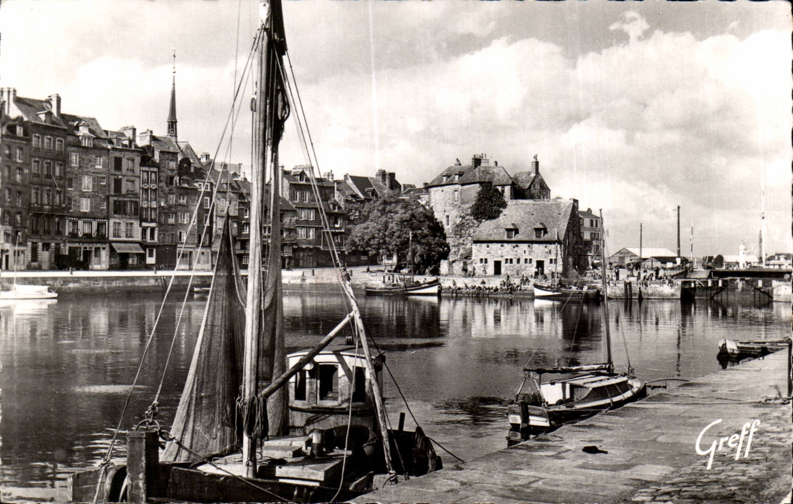 Honfleur — Le Vieux Bassin et la Lieutenantance — Greff