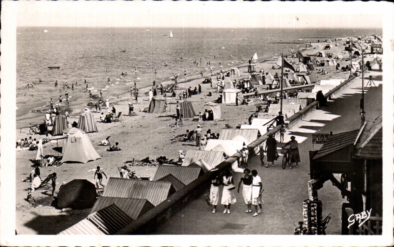 CPSM Saint Aubin sur mer La plage et la digue