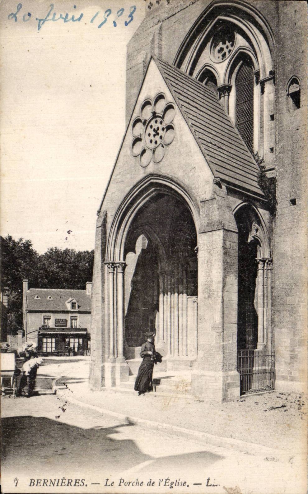 Bernières — Le Porche de l'Église — Li.