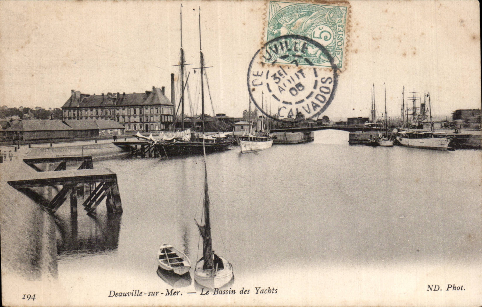 CPA Deauville Le bassin des yachts