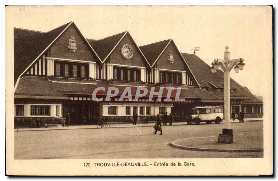 Trouville-Deauville — Entrée de la Gare — Éditeur : 8e Aldéonisme des Arts Photomécaniques, Bresthbourg