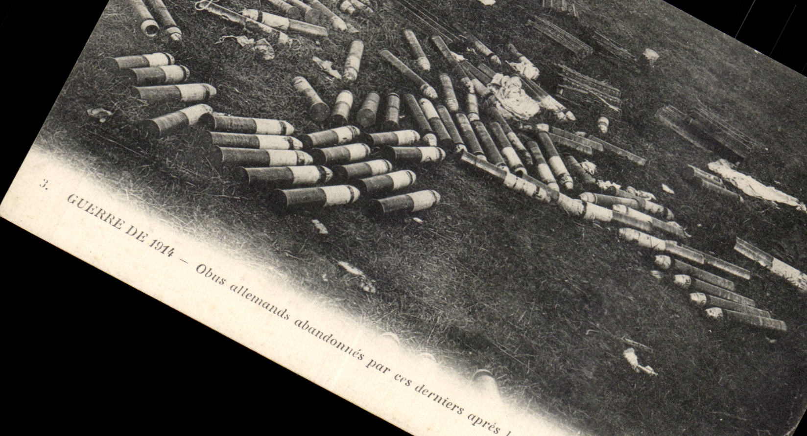 CPA Militaria Obus allemands abandonnes par ces derniers apres leur retraite de la Marne 