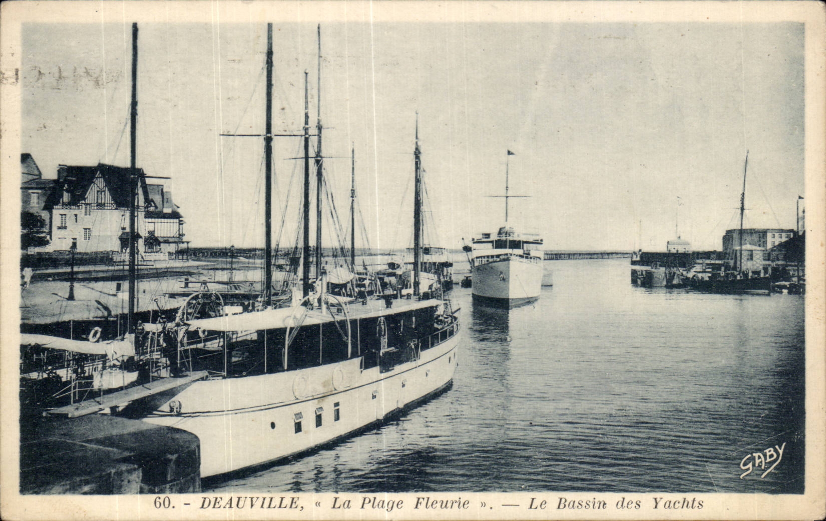Deauville — Le Bassin des Yachts — « La Plage Fleurie » — Édition Gaby