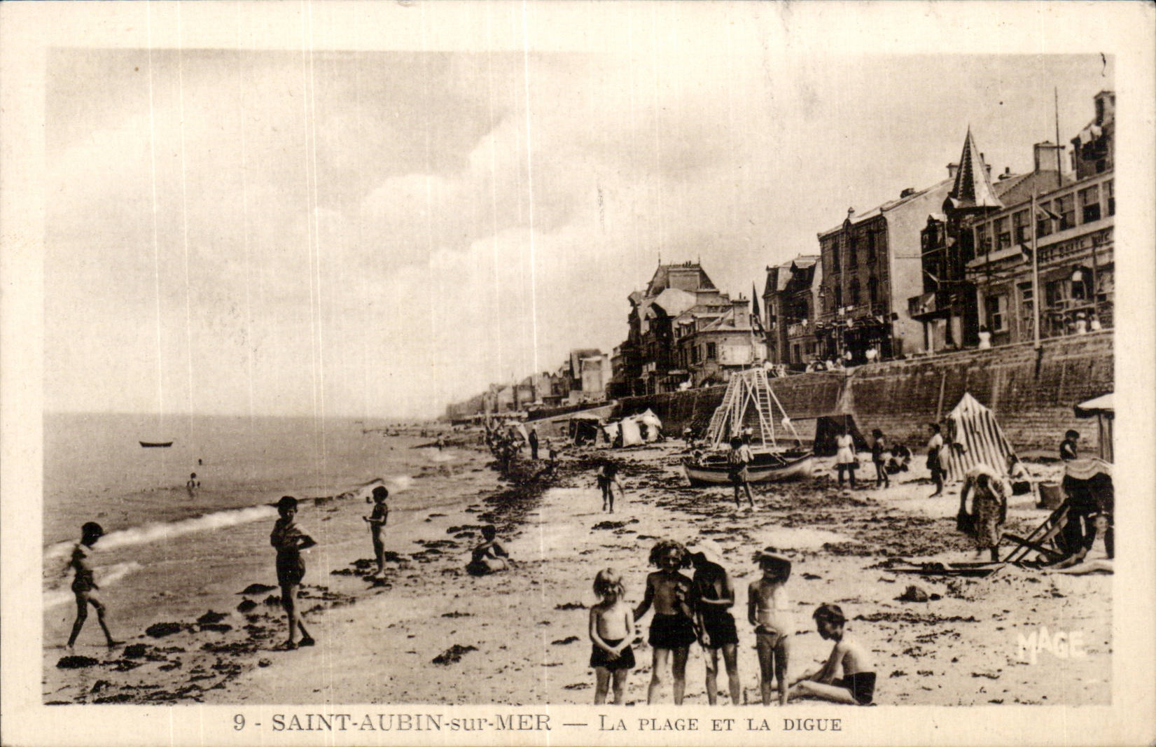 Saint Aubin sur Mer - La Plage et la Digue - CPA 