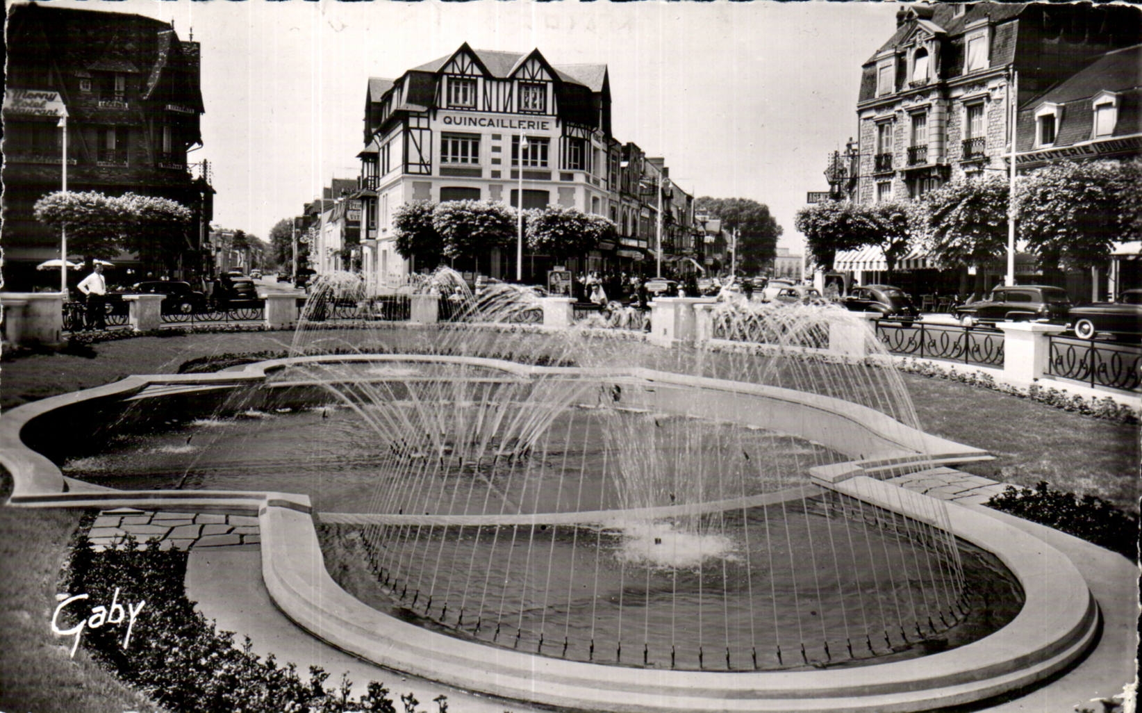 Morny Square — Deauville — Gaby Editions