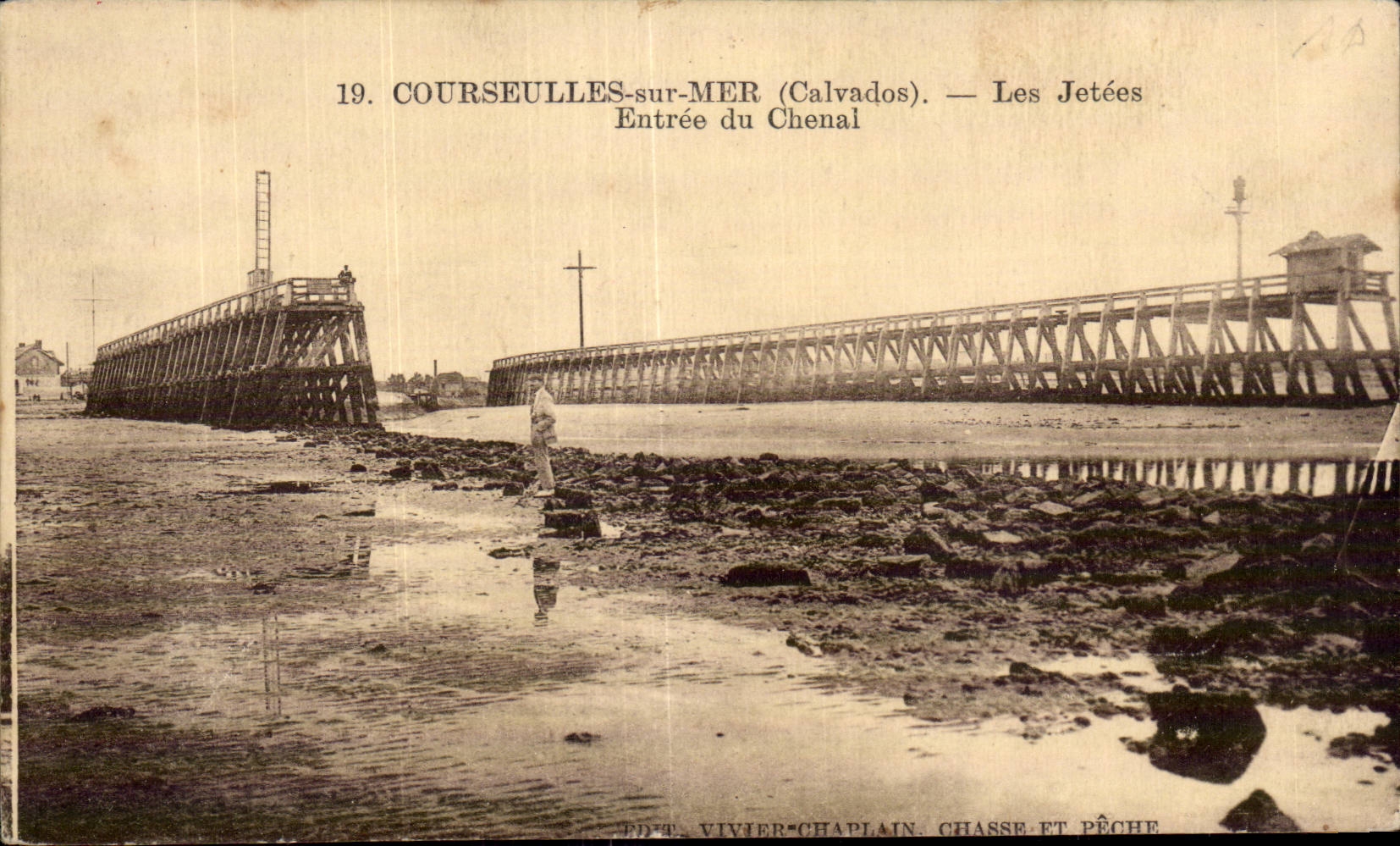 Courseulles-sur-Mer (Calvados) — Die Piers — Eingang zum Kanal