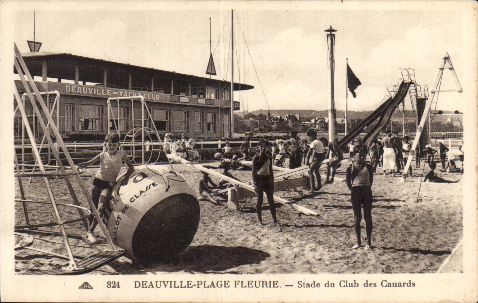 Deauville - Plage Fleurie - Stade du Club des Canards - enfants - CPA 