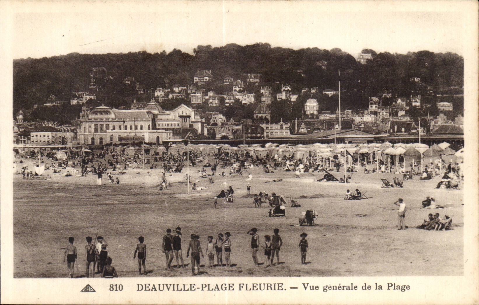 Deauville - Plage Fleurie - Vue Generale de la Plage - CPA 