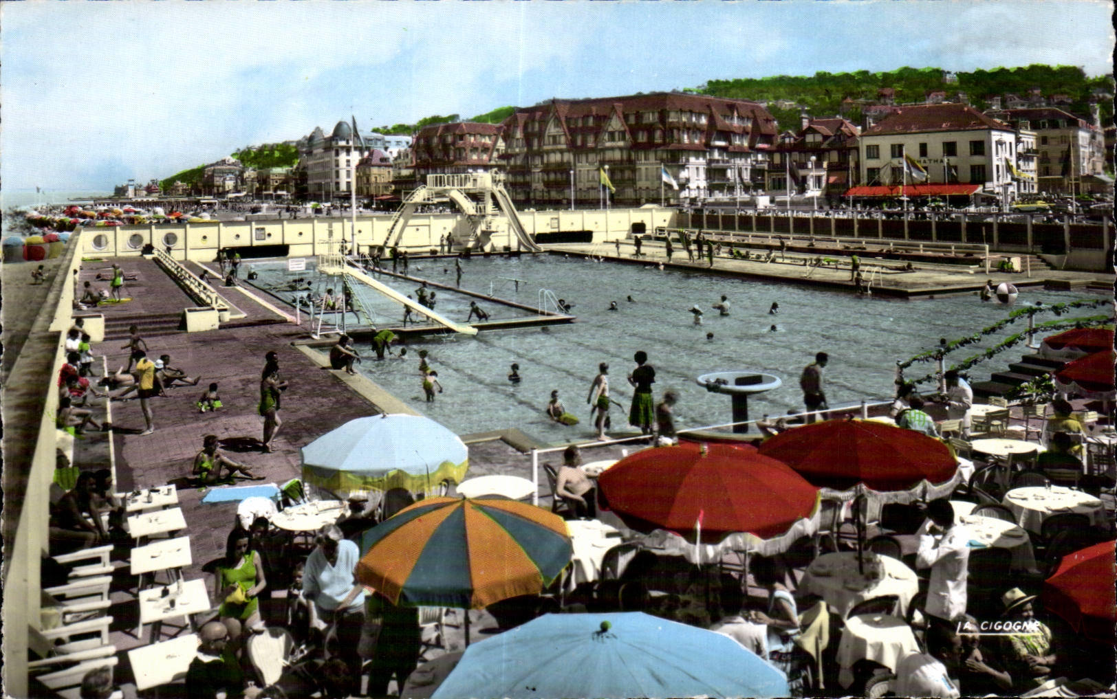 La piscine Maritime — Trouville (Calvados) — Éditions La Cigogne