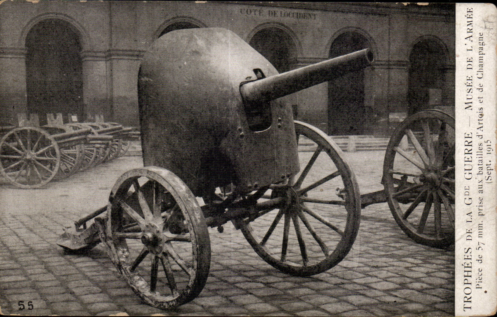CPA Militaria Musee de l armee Piece de 57mm prise aux batailles d Artois et de Champagne Tank