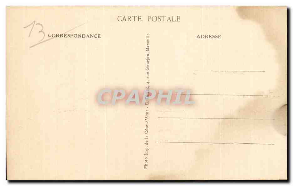 Les SAINTES-MARIES-de-la-MER (B.-du R.) — Vue générale — Arrivée des Taureaux pour la Course — Éditeur Lyxon — Verso