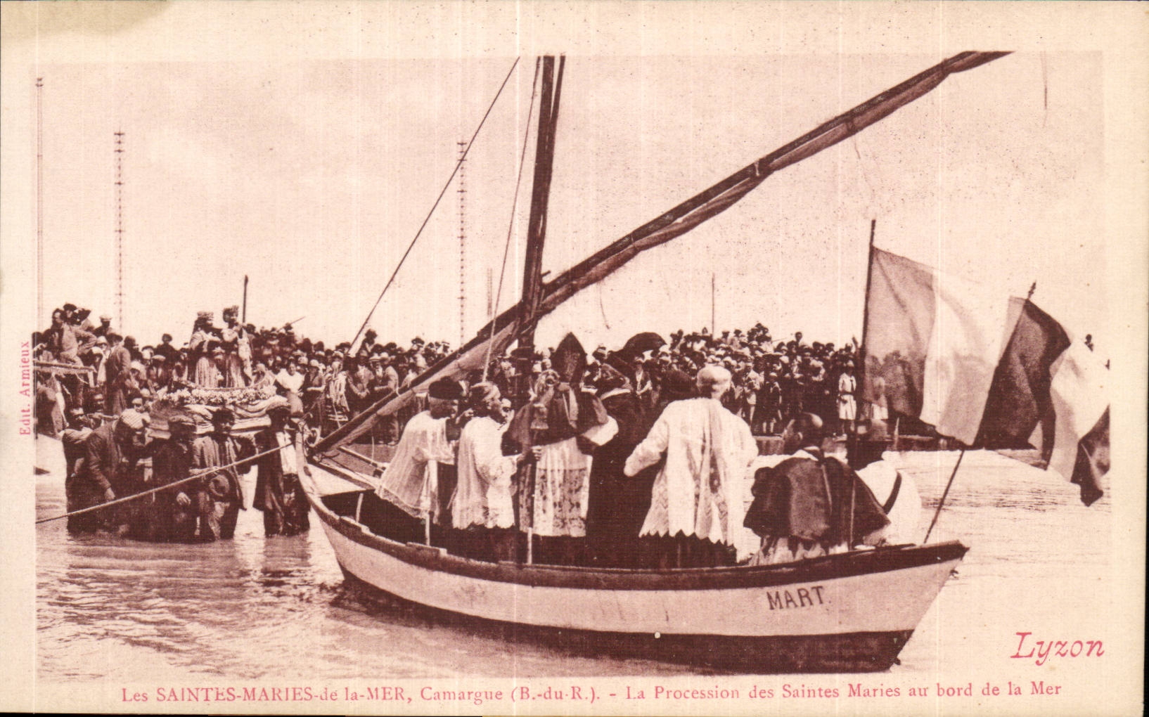 Les Saintes-Maries-de-la-Mer, Camargue (B.-du-R.) — La Procession des Saintes-Maries au bord de la Mer — Édit. Armeaux, Lyron