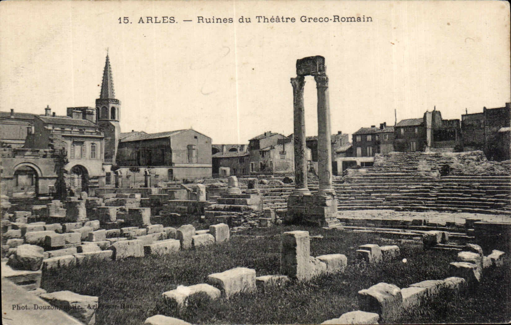 Arles - Ruines du Theatre Greco Romain - CPA 