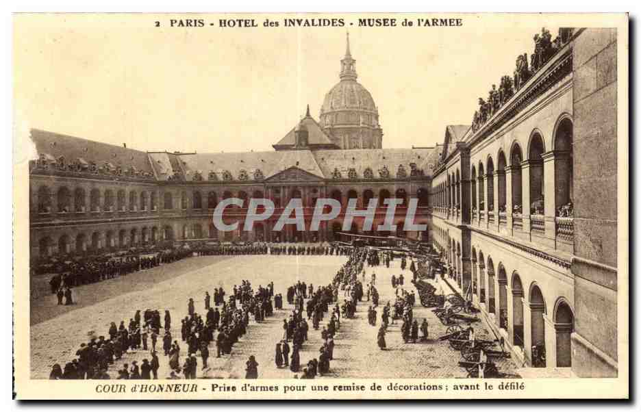 Paris - 7 - Les Invalides - Musee de l Arme - Cour d Honneur - Prise d Armes - CPA 