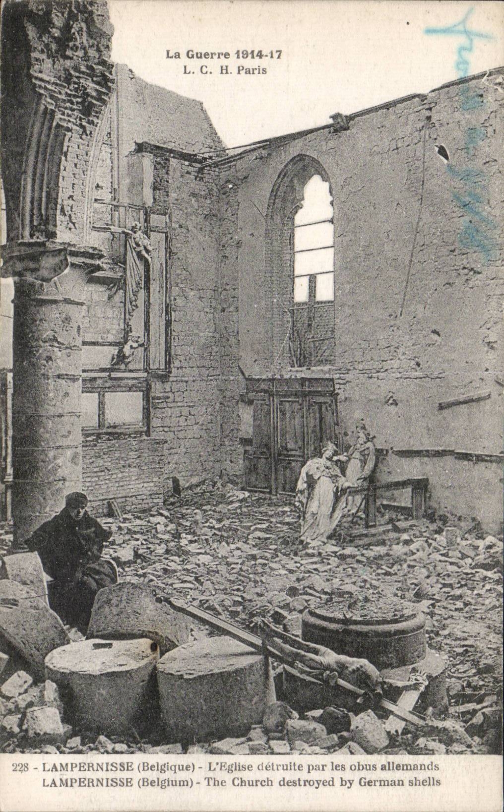 CPA Militaria Lampernisse Eglise detruite par les obus allemands