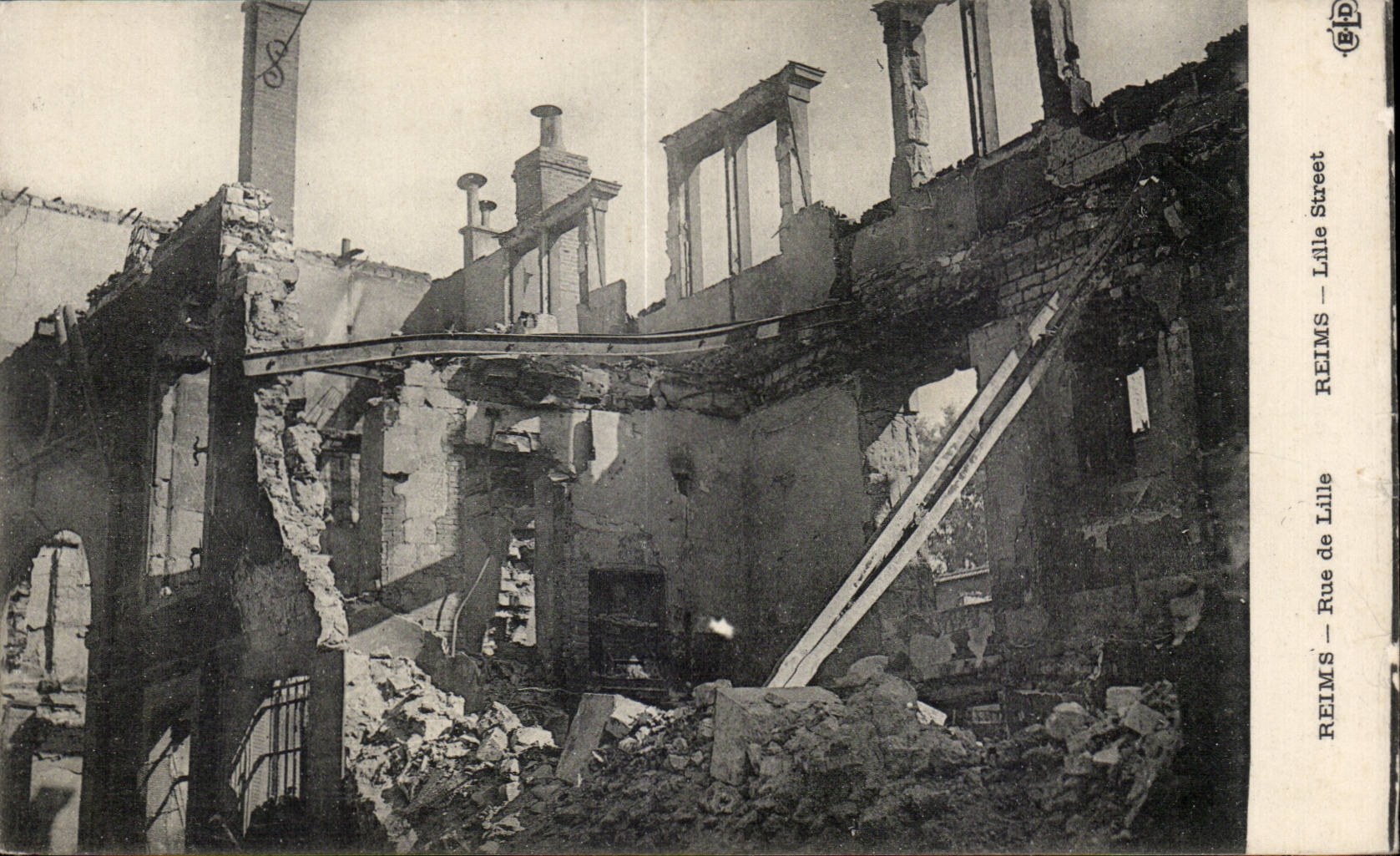 CPA Militaria Reims Rue de Lille 