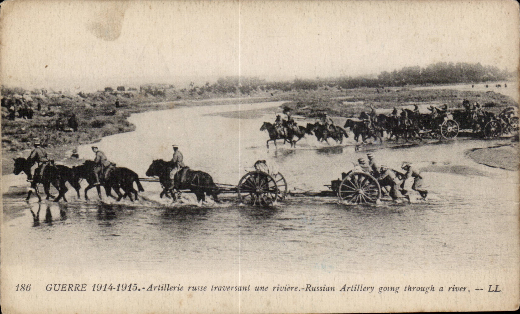 Artillerie russe traversant une rivière — Guerre 1914-1915 — LL, n°186