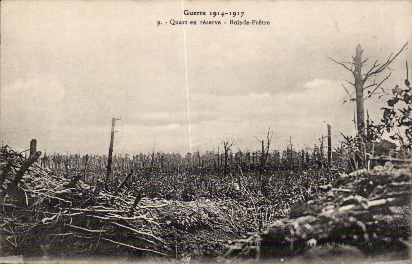 CPA Militaria Guerre de 1914 Quart en reserve Bois le Pretre