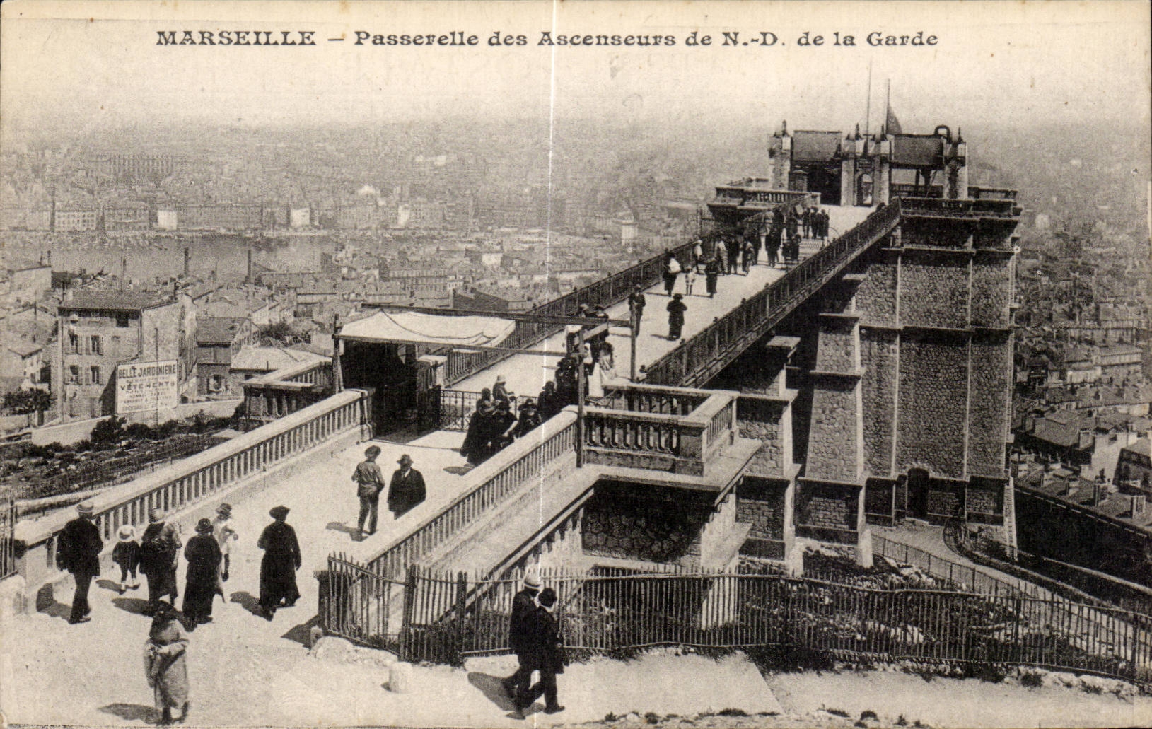 CPA Marseille Passerelle des ascenseurs de ND de la Garde